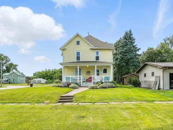 201 High St, Nichols, IA 52766