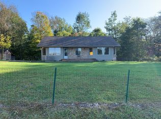 594 N Wolf Lake Rd, Albion, IN 46701
