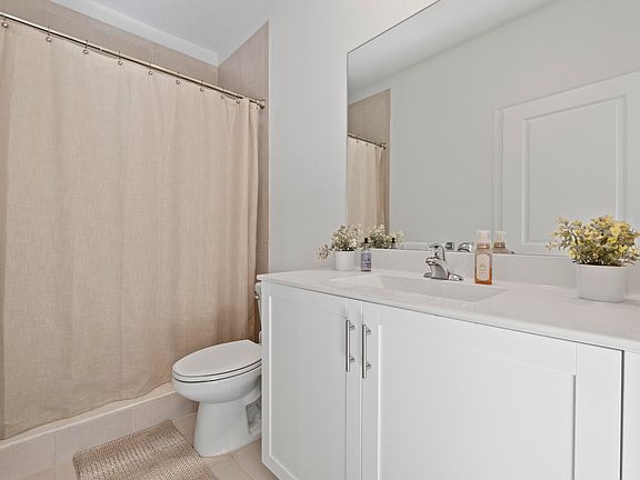 4th image of 20655 NE 7th Pl