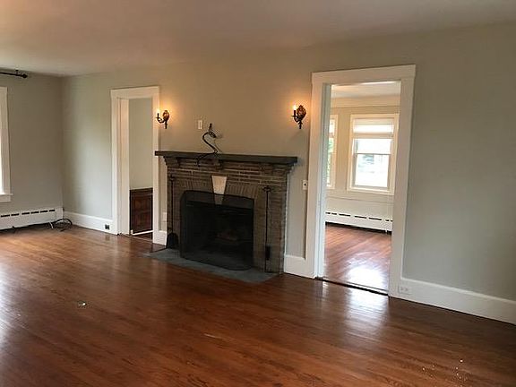 5th image of 514 W Broadway