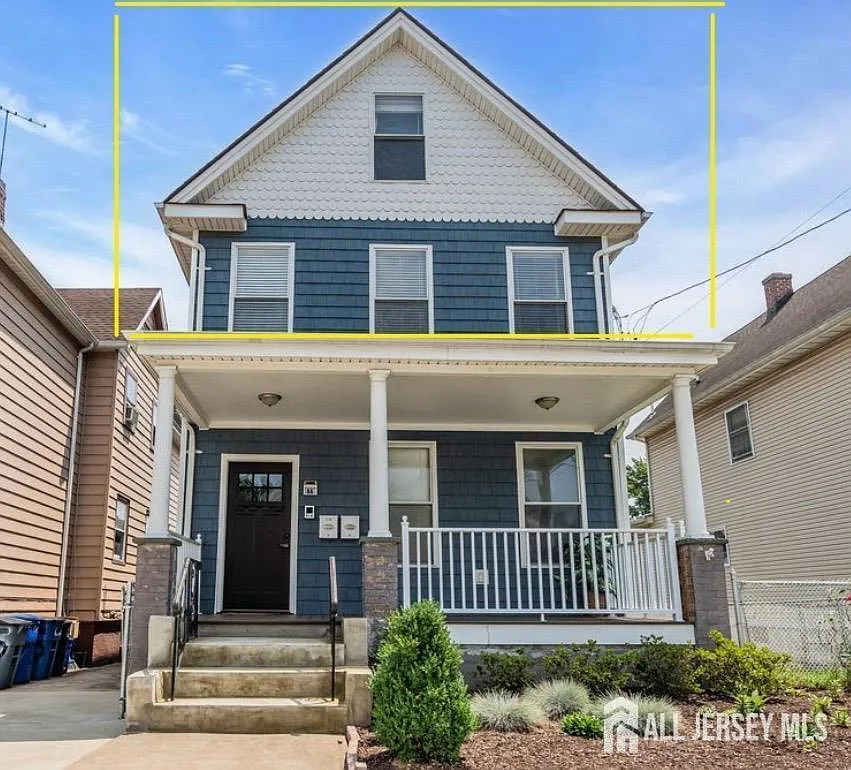 2 bed, 2.0 bath, 2158 sqft, $2,500 — Photo 1