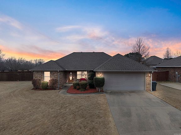 2nd image of 12 Whispering Wind Cir
