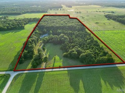 17499 Ostrich Dr, Lebanon, MO, 65536