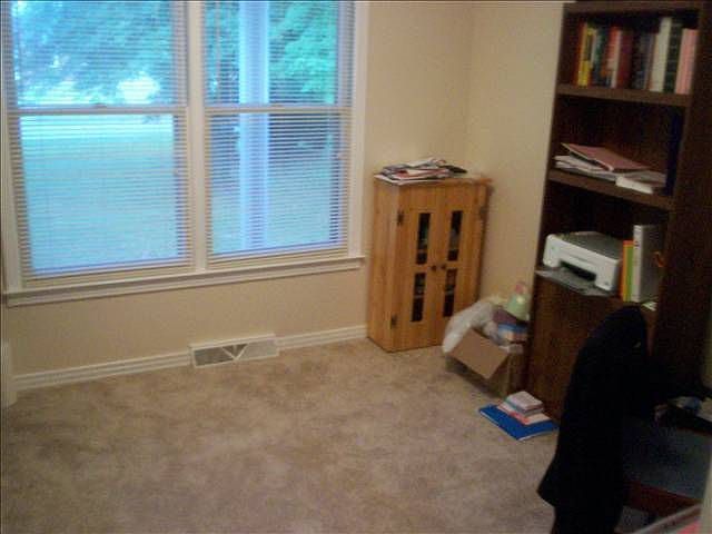 2nd image of 143 Cloverdale St