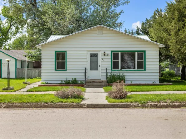 317 2nd St, Newell, SD 57760