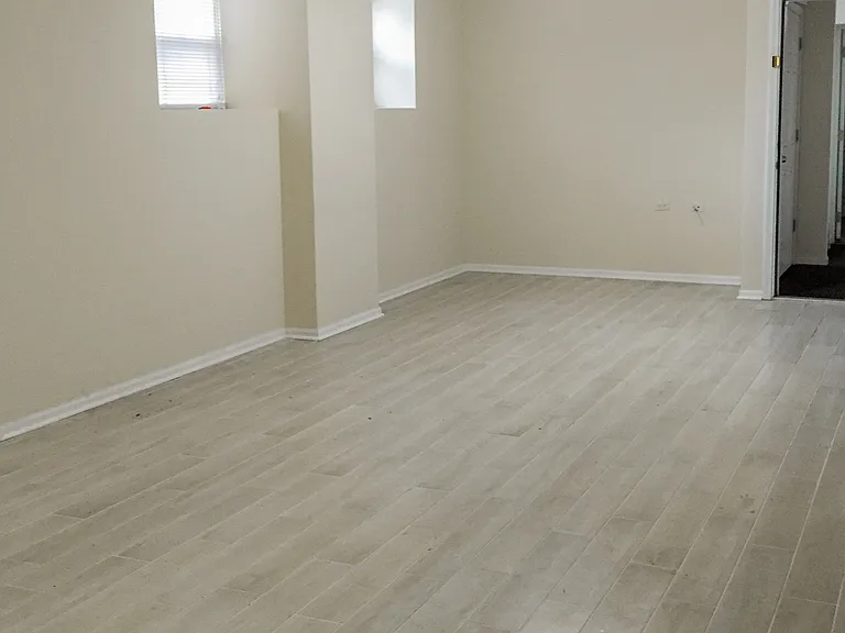 2009 1/2 W Cortez St #12 — Photo 1