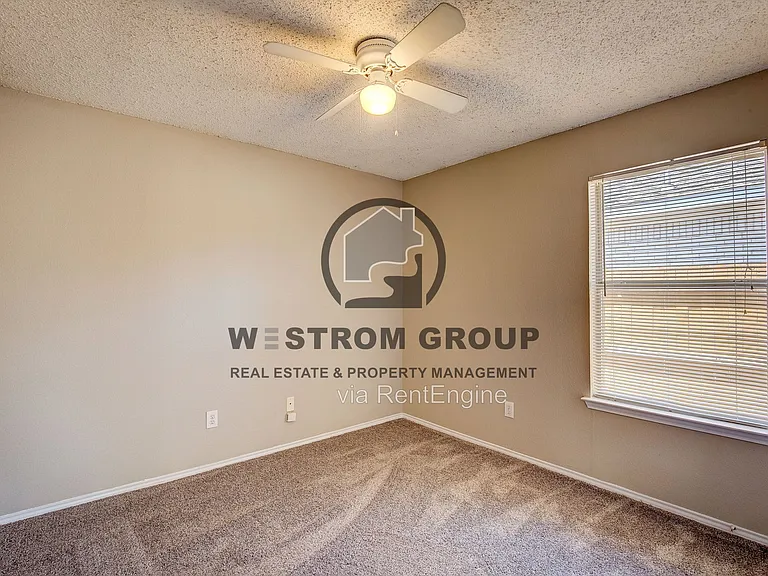 2363 Laurelhill Ln — Photo 28
