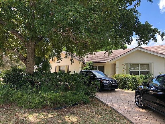 5th image of 7125 NW 102nd Avenue
