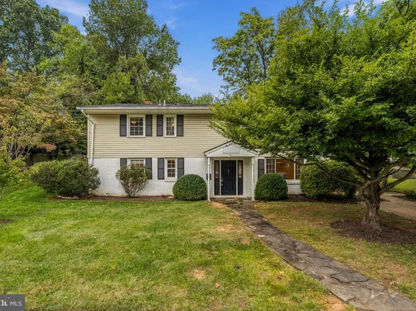 511 Walker St SW, Vienna, VA 22180