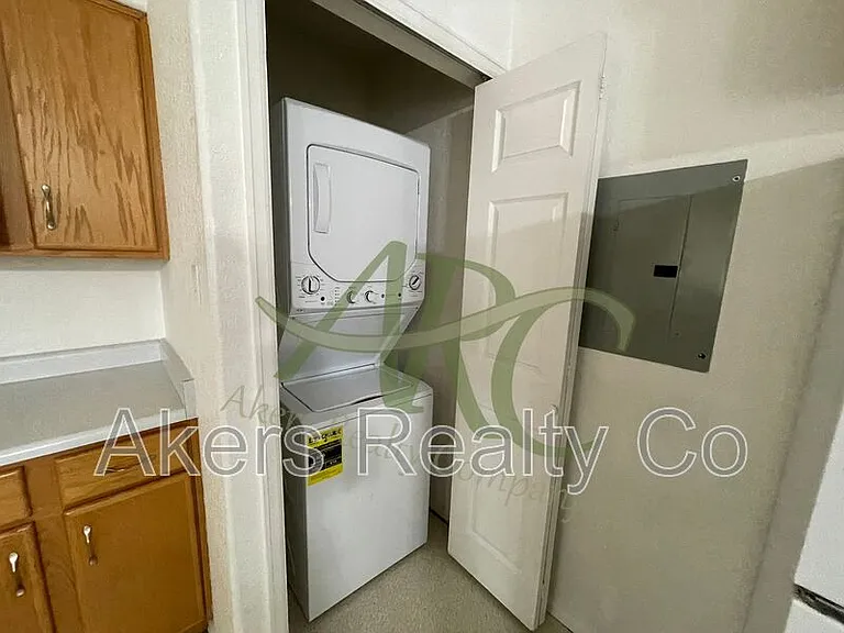 2722 Poplar St #A — Photo 7