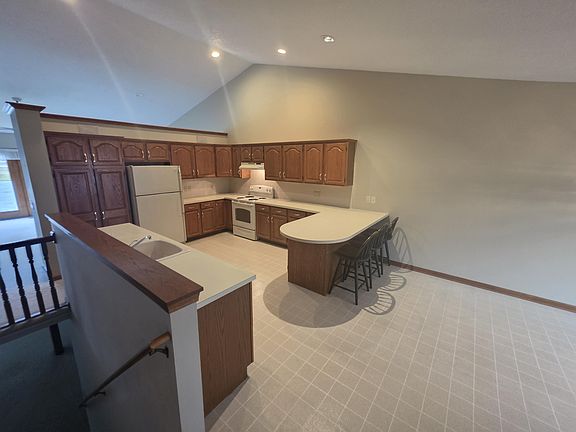 5th image of 4306 Redbush Dr SW