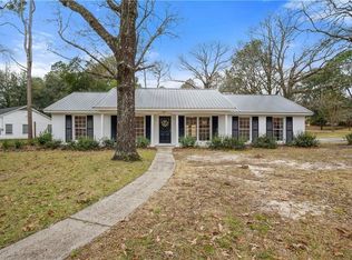 5851 Shadesview Dr, Mobile, AL 36608