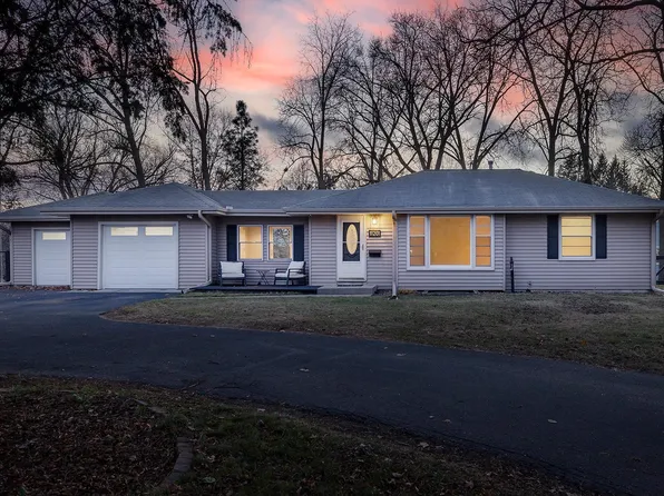 11201 Royzelle Ln, Minnetonka, MN 55305