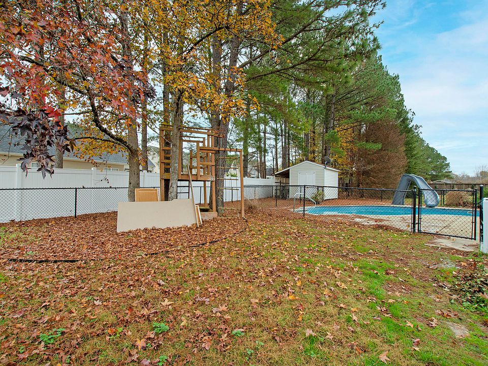 1st image of 18 Pinewinds Ct