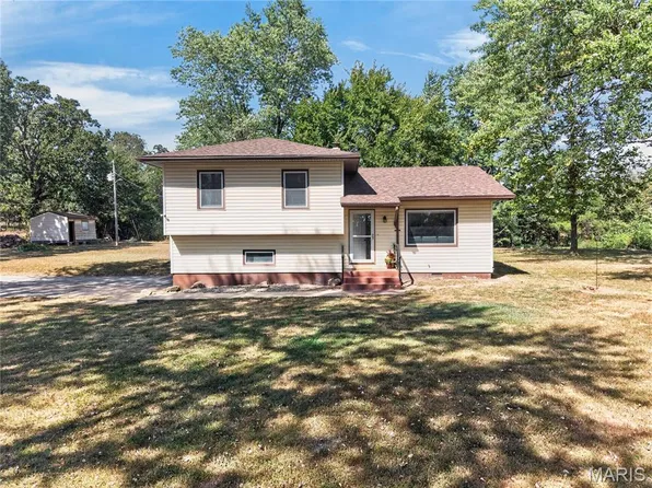 29223 Pacific Dr, Lebanon, MO 65536