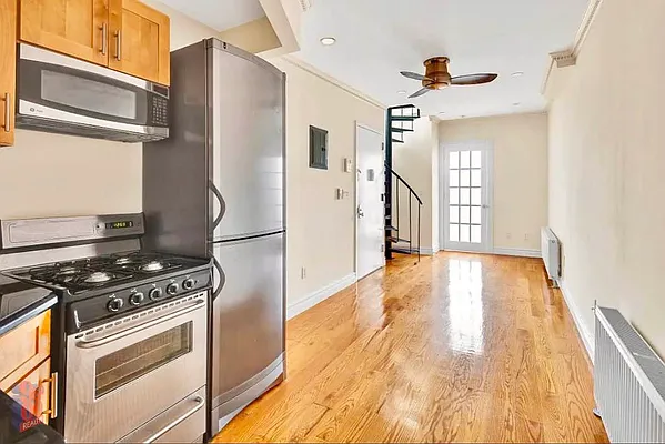 Rented by Century 21 Premier  | media 8