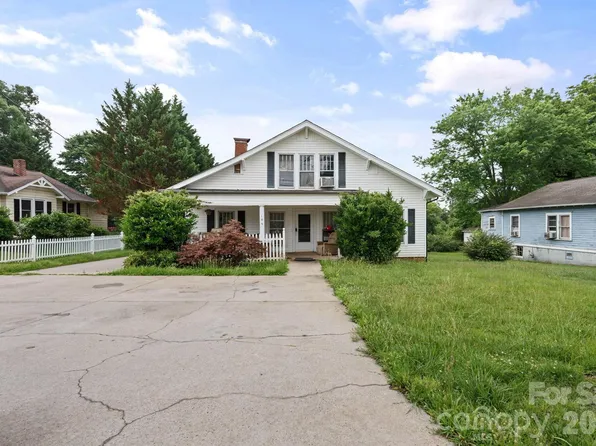 106 N Main St, Granite Falls, NC 28630