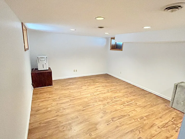 Edgewood Dr — Photo 14