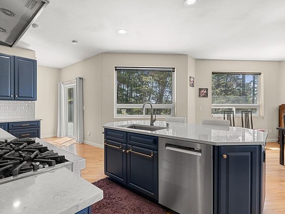 4th image of 21999 Smith Court