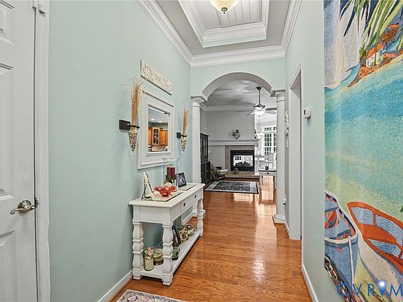 5th image of 8072 Rose Hill Dr