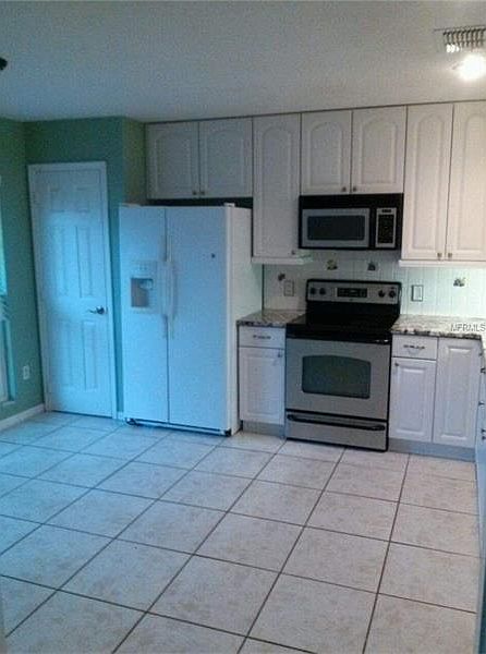 2nd image of 908 W Charing Cross Cir