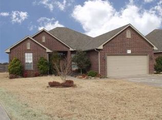3340 Sand Plum Ln, Edmond, OK 73003
