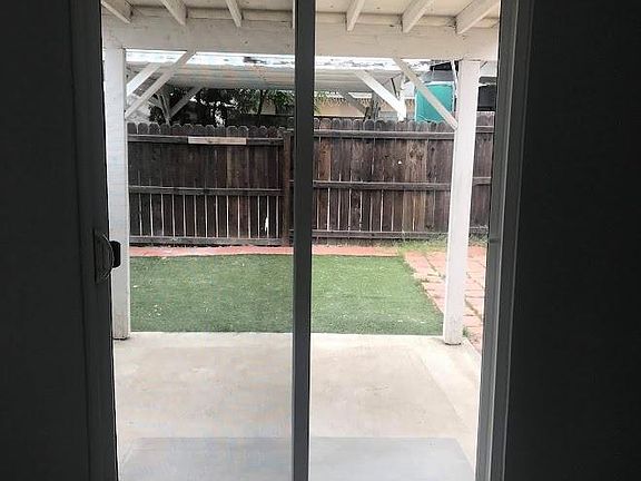 3rd image of 1469 Forest Ave