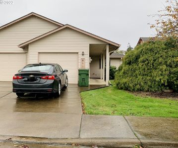 612 Benjamin Ave, Cottage Grove, OR, 97424