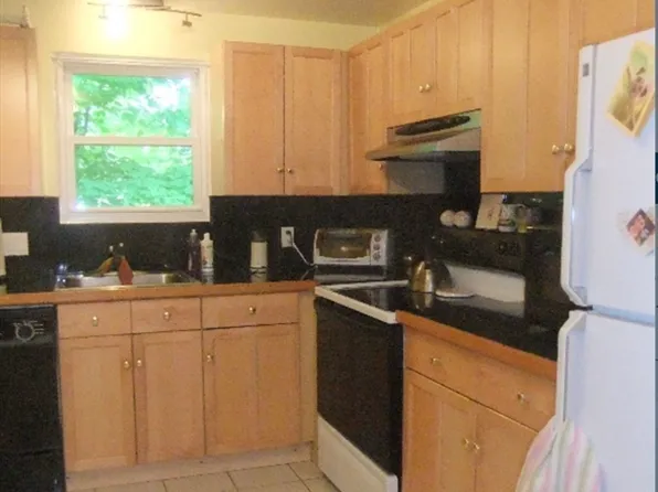 1185 Boylston St, Newton, MA 02464