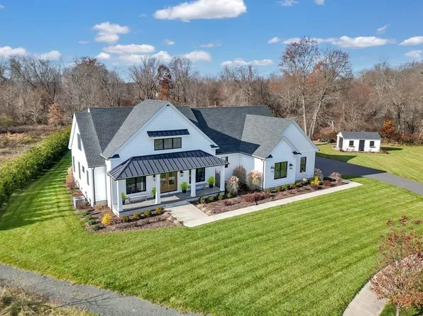 14 Willow Brook Ln, Wilbraham, MA 01095