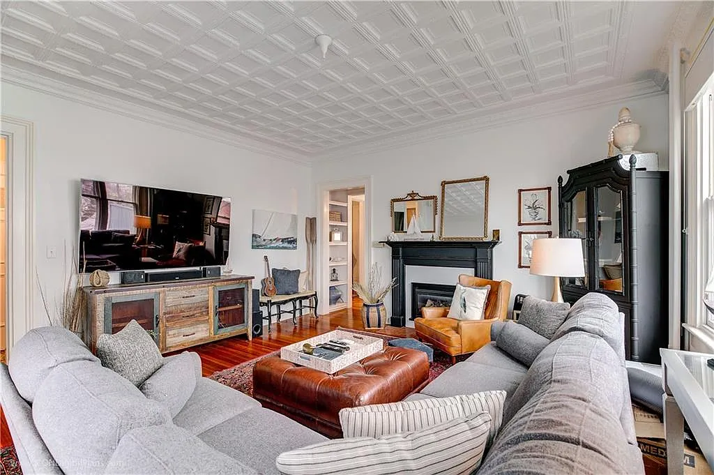 2 bed, 1.0 bath, 1450 sqft, $3,600 — Photo 3