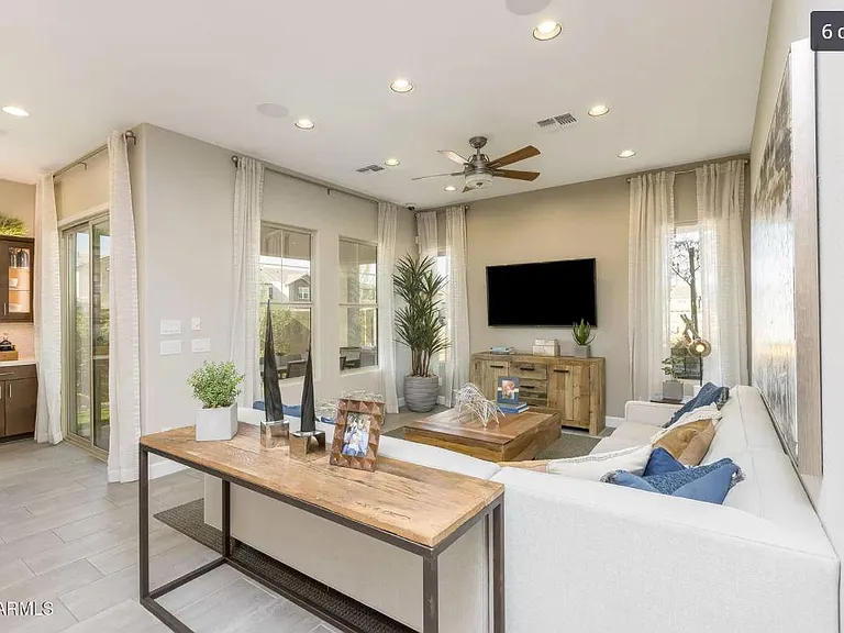 1154 S Tumbleweed Ln — Photo 3
