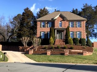 3450 Willow Wind Dr, Pfafftown, NC 27040