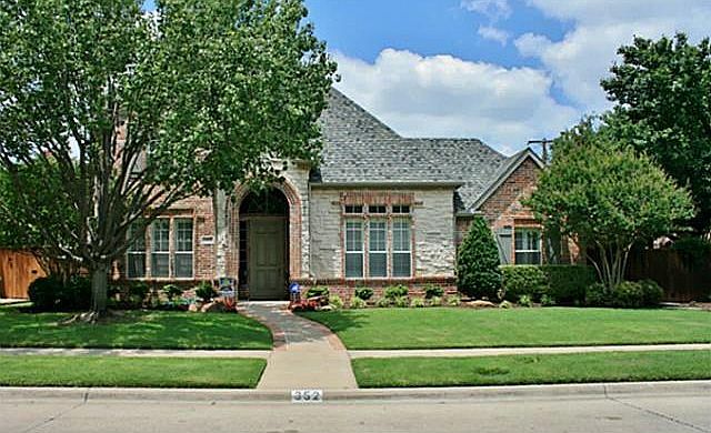 1st image of 352 Park Valley Dr