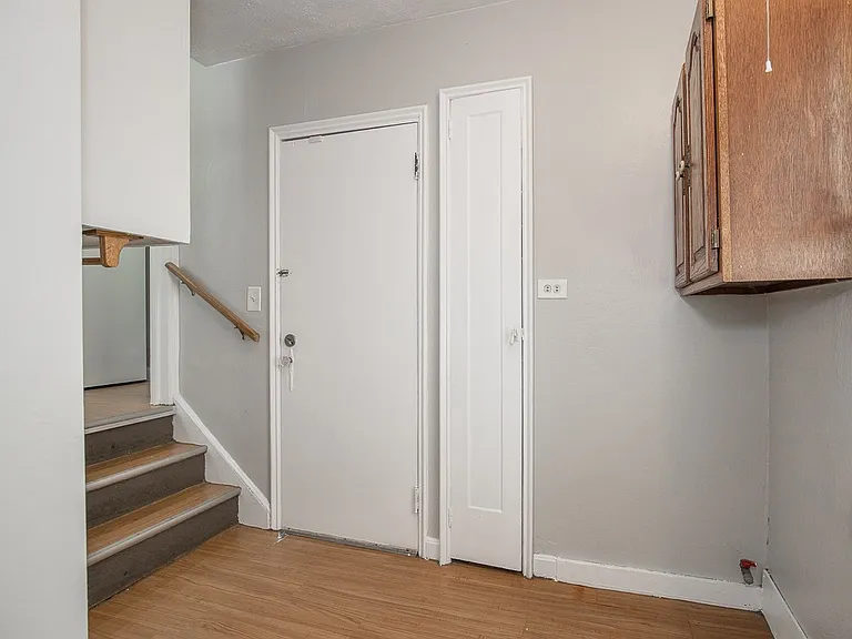 18121 Hiller Ave — Photo 22