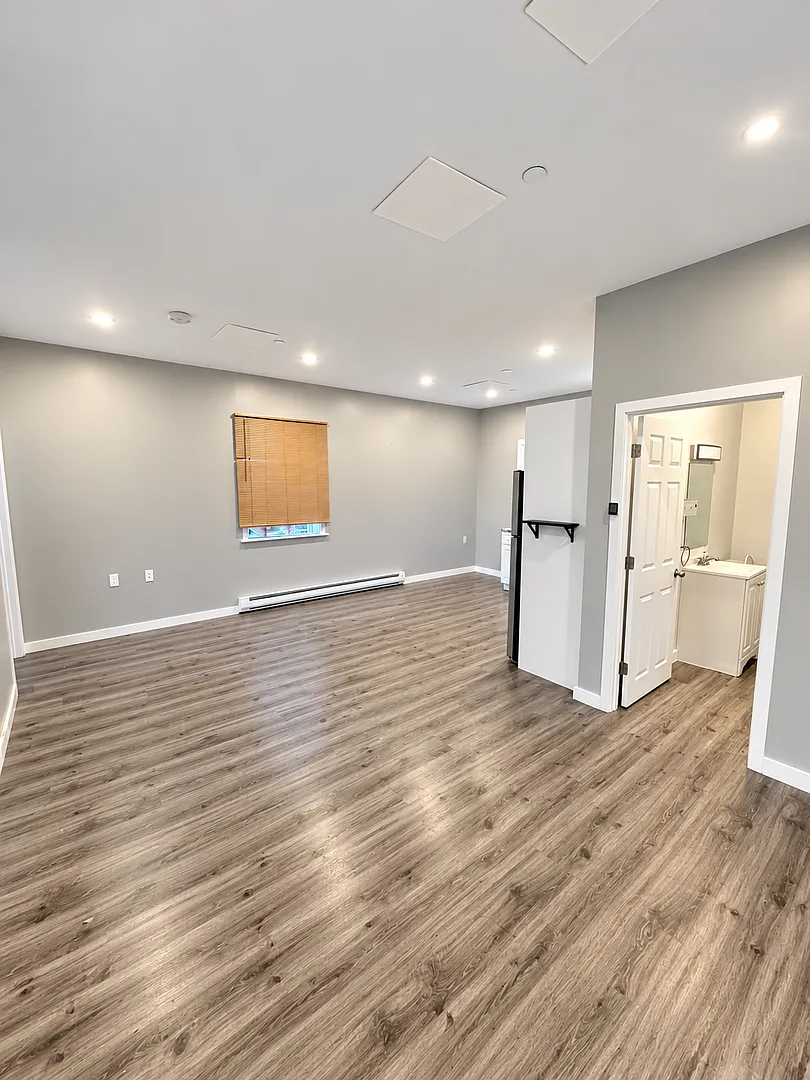 216 Central Street Lowell, MA 01852 — Photo 4