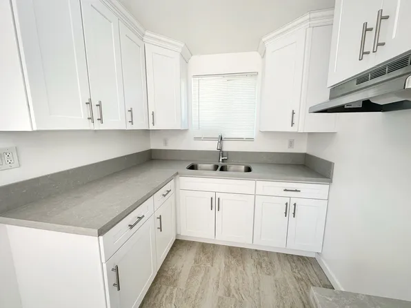 322 W 79th St, Los Angeles, CA 90003