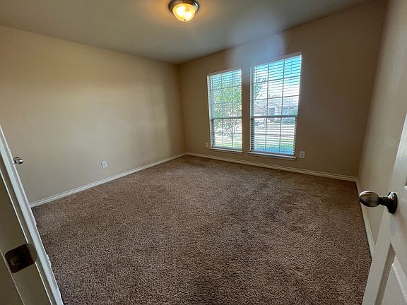 5th image of 9229 Hunters Ct