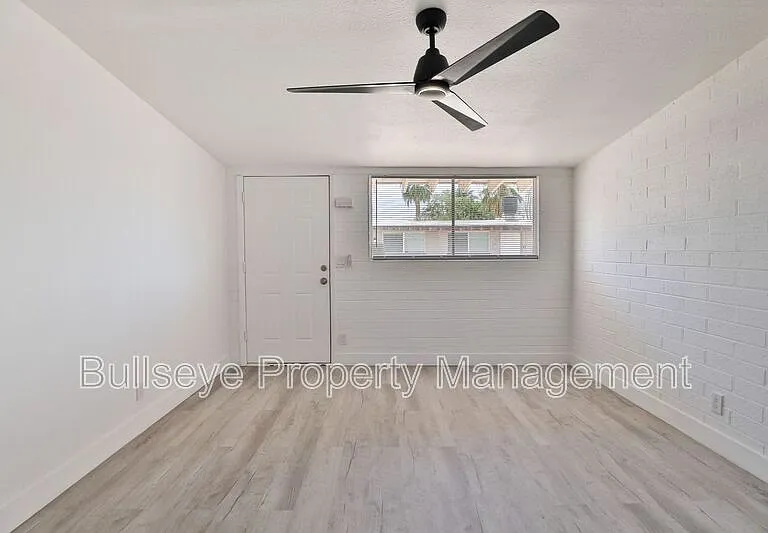 621 S California St #B — Photo 7