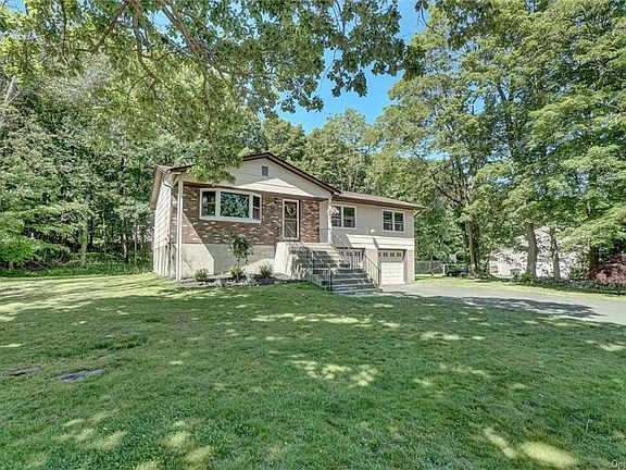 3rd image of 16 Clark Ln