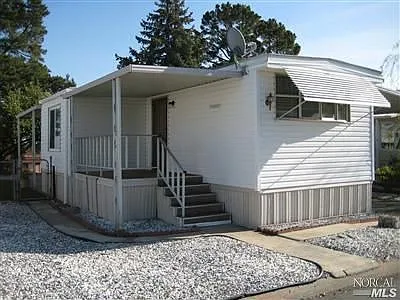 69 Goya Dr photo 1