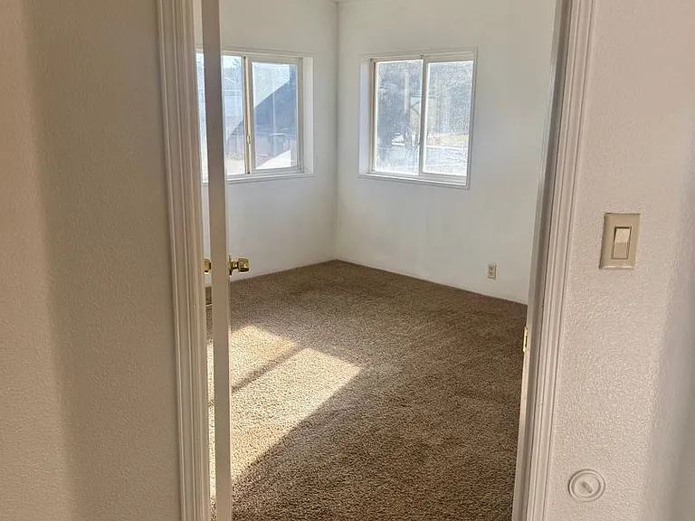 1724 Stoneridge Dr — Photo 11