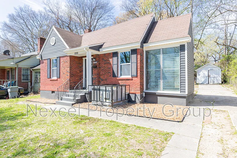 3 bed, 1.0 bath, 1127 sqft, $1,000 — Photo 2