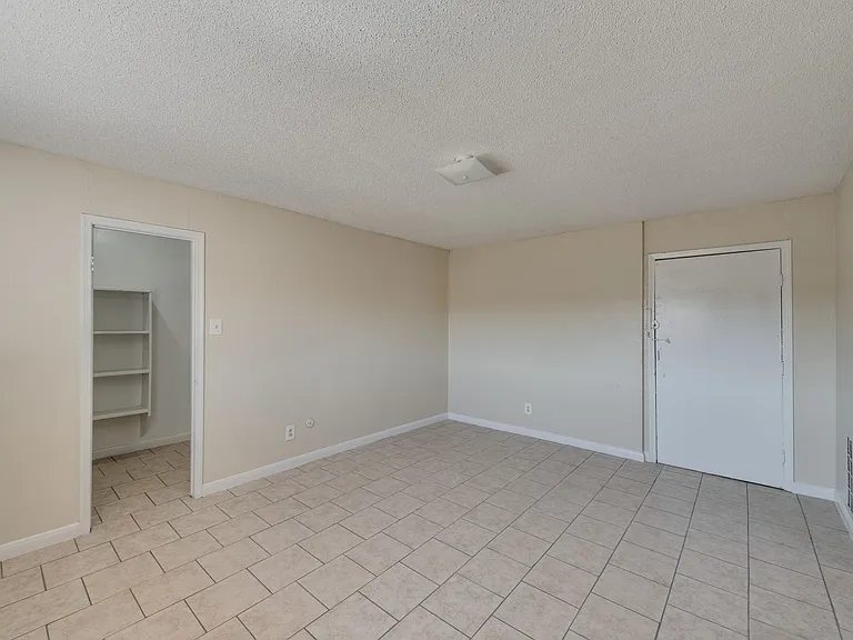6120 Bellaire Blvd — Photo 4
