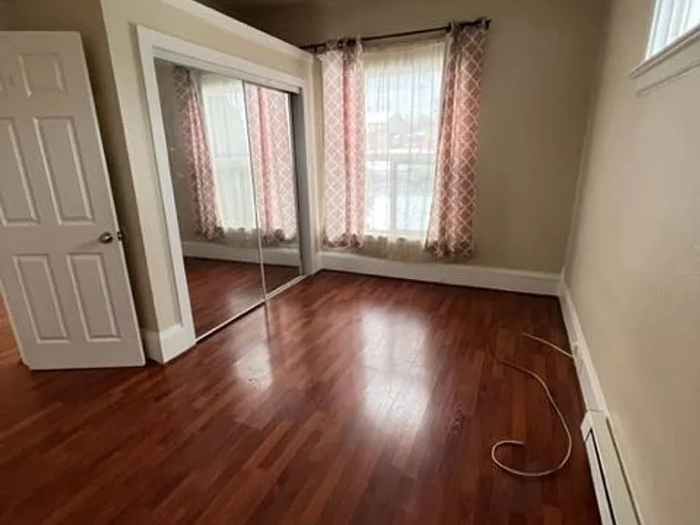 2211 Walnut St — Photo 3
