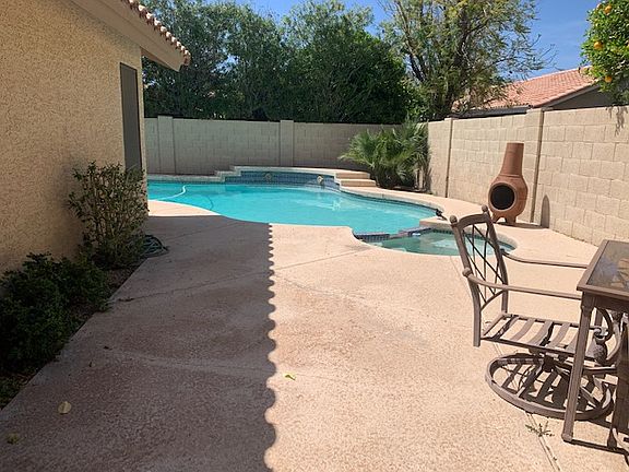 5th image of 842 E Vera Ln