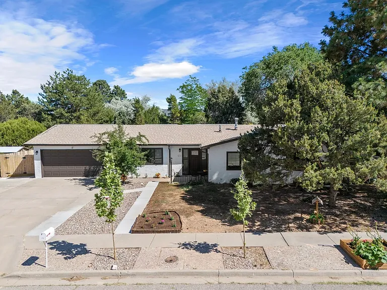 275 Donna Ave — Photo 1