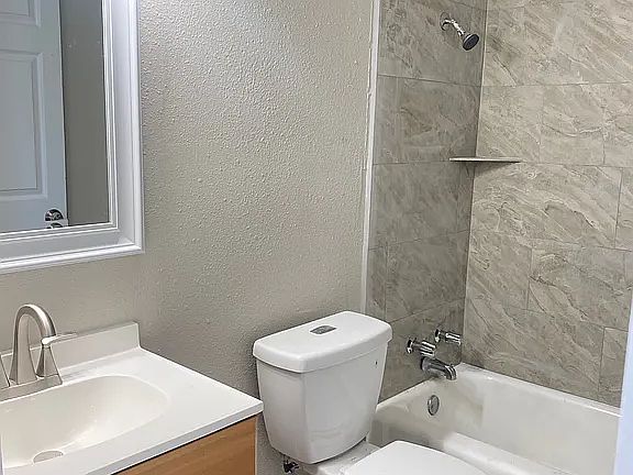 5th image of 2575 Primrose St #10