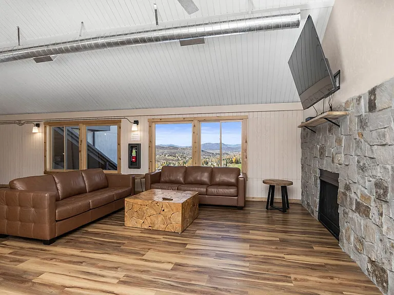 Building's Lounge