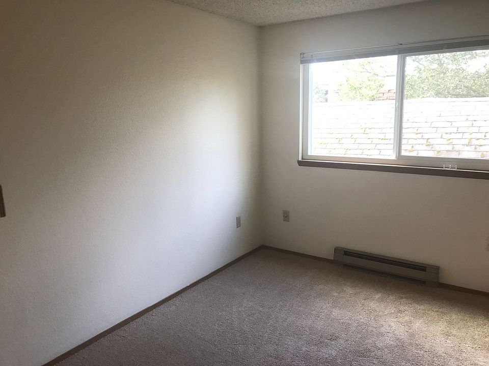 1st image of 710 NE 42nd St #10283600